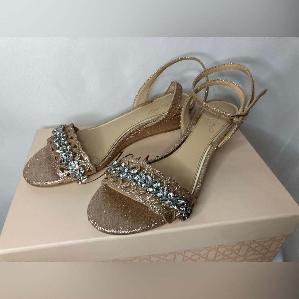 Jewel by Badgley Mischka Women's Kindle Sandals Rose Glitter Size 7 M
